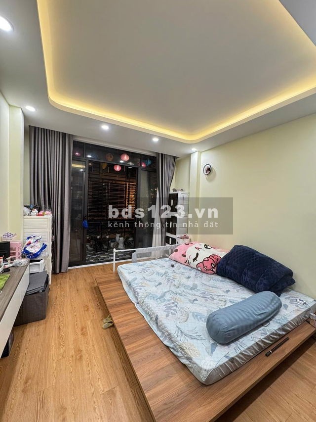 Bán nhà Định Công - 49m2 - 30m ra đường Ô tô tránh - Hiếm có trong tầm tài chính hơn 9 tỷ
