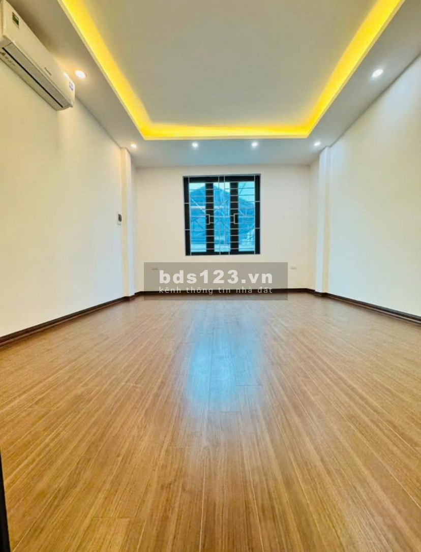 Hoàng Mai Đền Lừ 32 × 5 tầng - 3 ngủ - Ô tô đỗ cổng - Gần hồ - Công viên