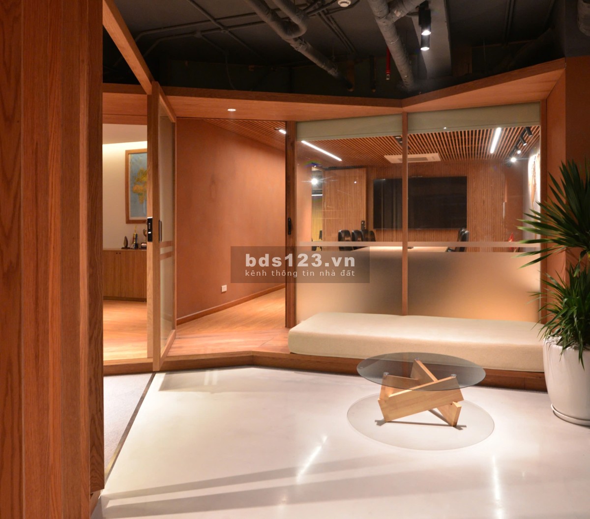 Cho thuê văn phòng tòa nhà Tây Hồ River View (Office space for lease Tay Ho River View Building)
