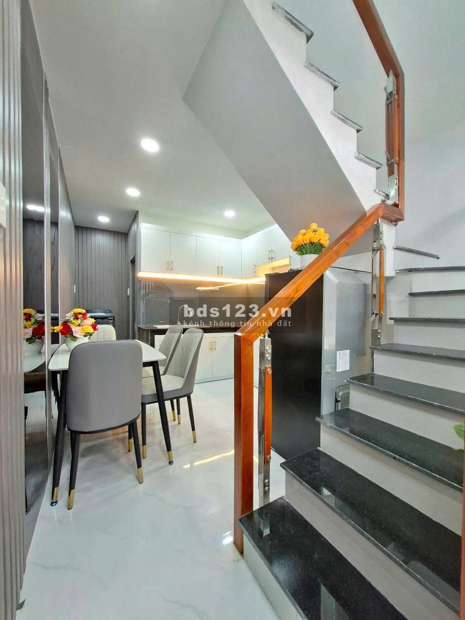 Bán nhà hẻm xe hơi 360 Phạm Hữu Lầu, 3m x 9m, sát quận 7