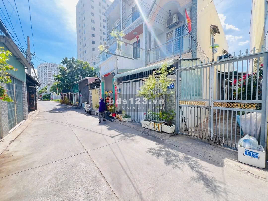 Hẻm 2581 Huỳnh Tấn Phát, 3x8m, 1 trệt lầu, nội thất như hình, 1ty690 có bớt lộc