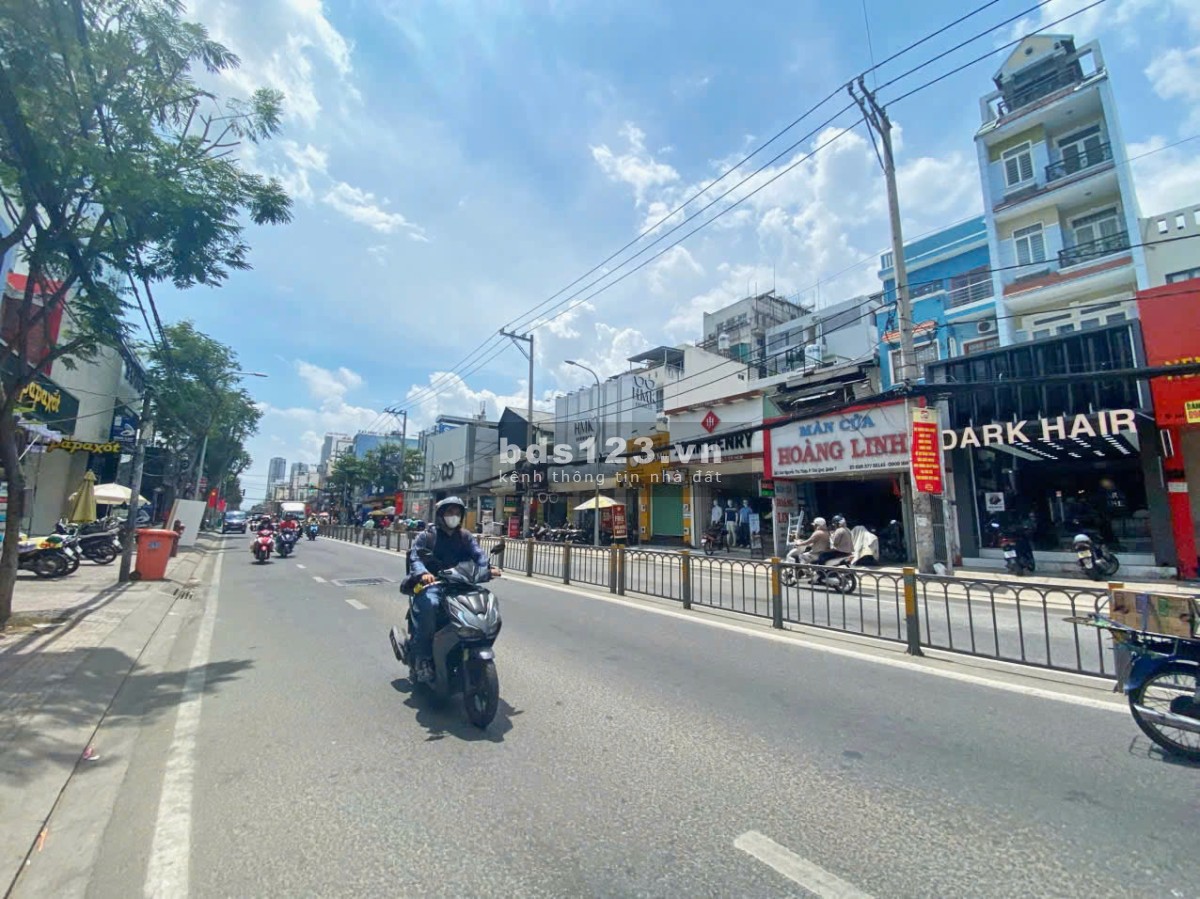 Bán nhà mặt tiền Nguyễn Thị Thập quận 7