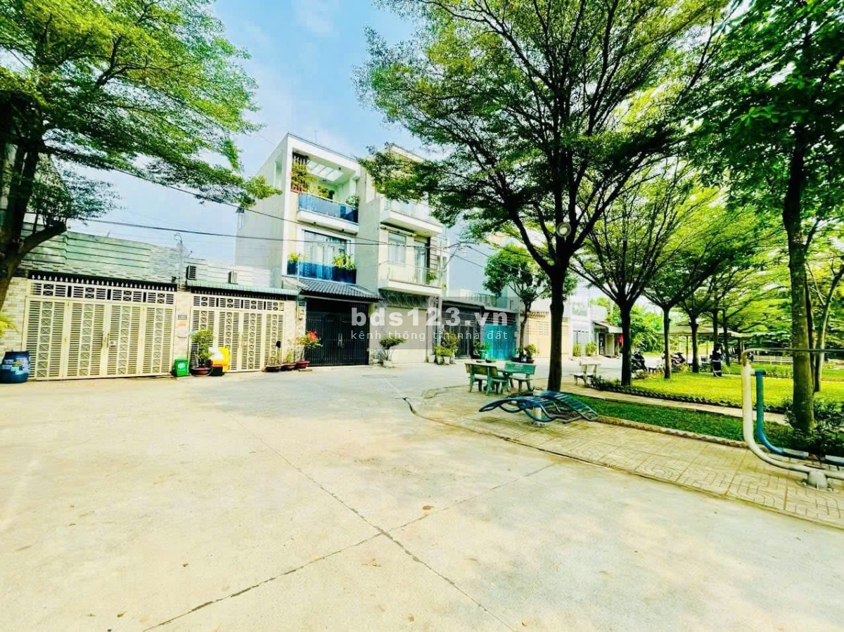 Quận 12, biệt thự mini Thạnh Lộc 37, DT 7x9m, đường nhựa 7m