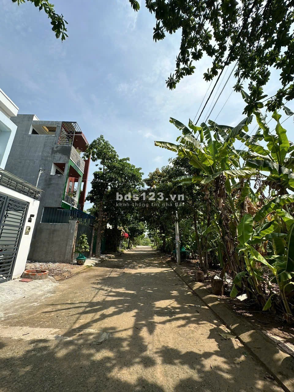 Bán đất Quận 9 (hẻm xe hơi đường Cầu Đình); 4x20,7m; tiện xây dựng; sổ đỏ; 3 tỷ