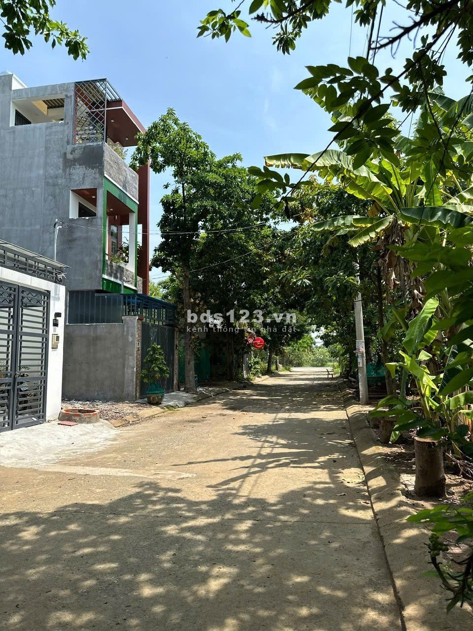 Bán đất Quận 9 (hẻm xe hơi đường Cầu Đình); 4x20,7m; tiện xây dựng; sổ đỏ; 3 tỷ