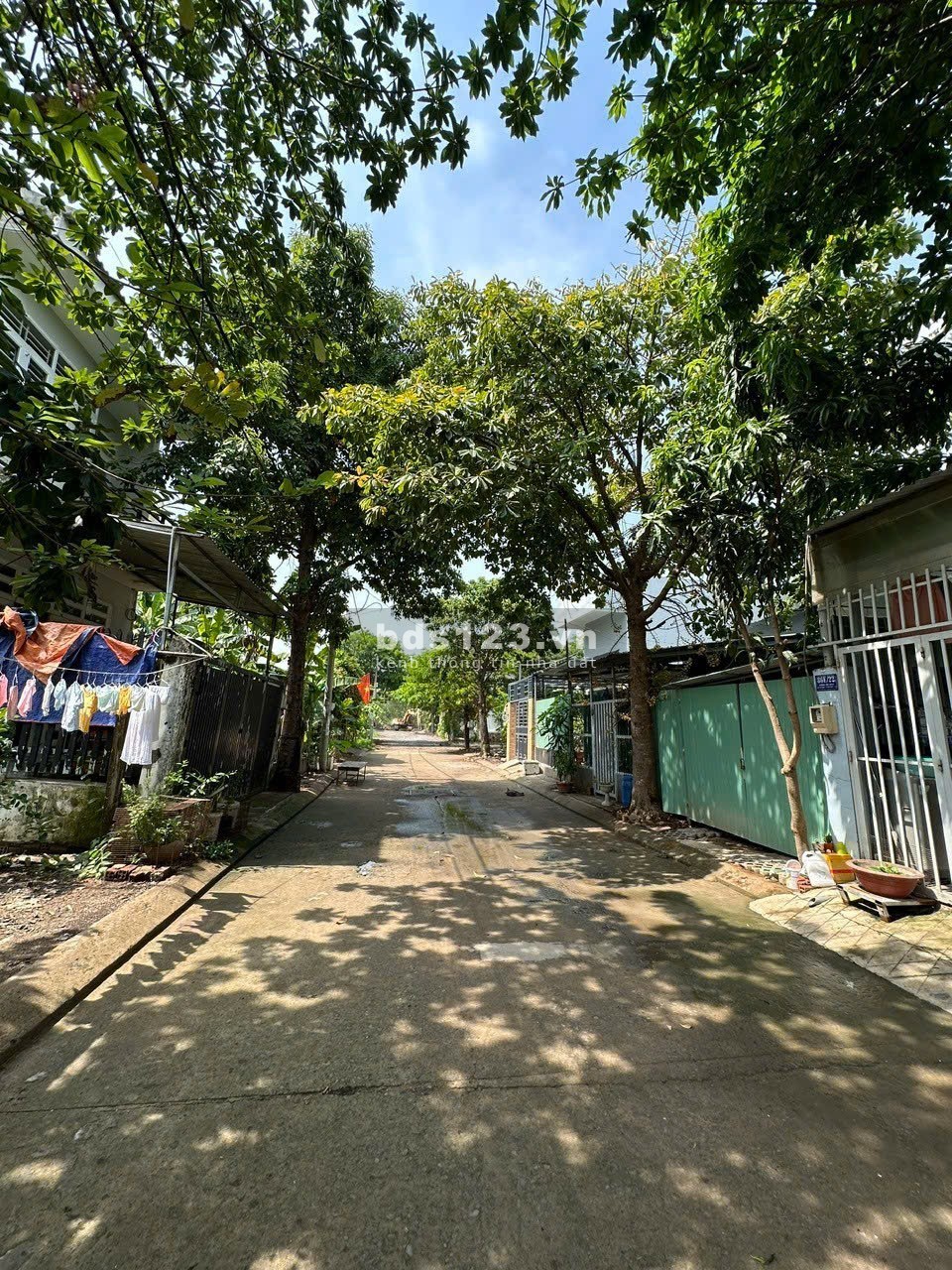 Bán đất Quận 9 (hẻm xe hơi đường Cầu Đình); 4x20,7m; tiện xây dựng; sổ đỏ; 3 tỷ