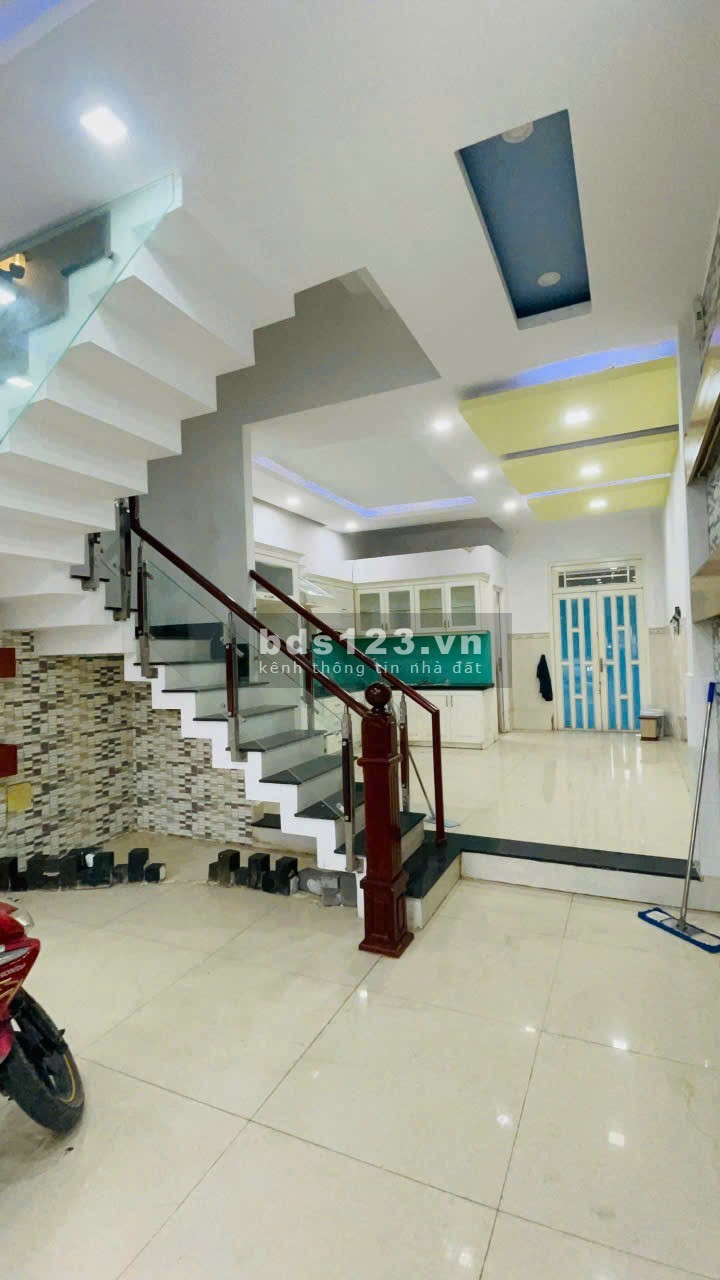 Quận 12, khu nhà Điền Thuận, Thạnh Xuân 21, 1 trệt 3 lầu, DT 4.66x13m