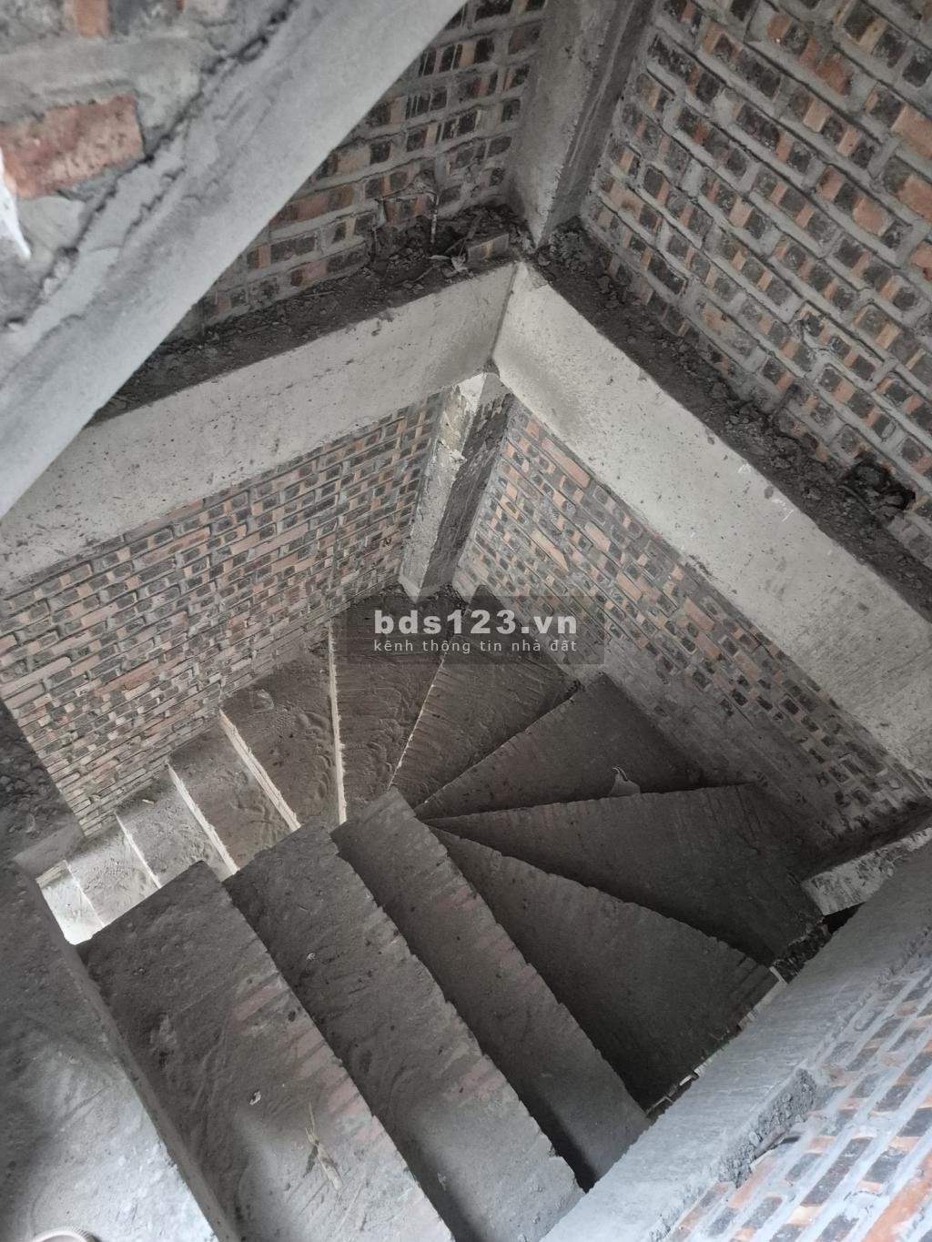 Bán nhà 6 tầng thang máy - Lô góc - Ô tô tránh - Ngõ thông - Gần phố