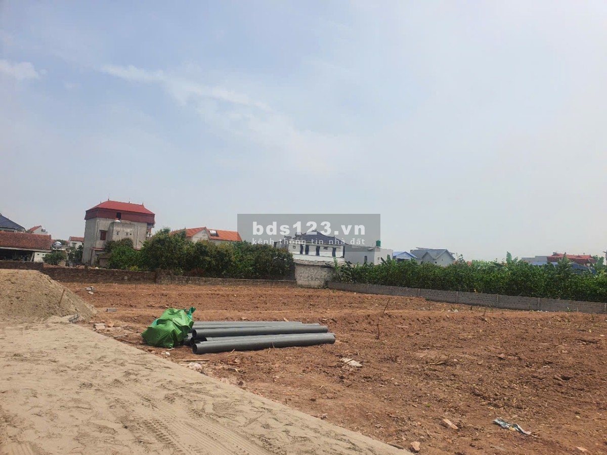Siêu phẩm lô góc – 2 mặt tiền – LK15 khu phân lô Khoái Châu – giá chỉ 1.x tỷ!