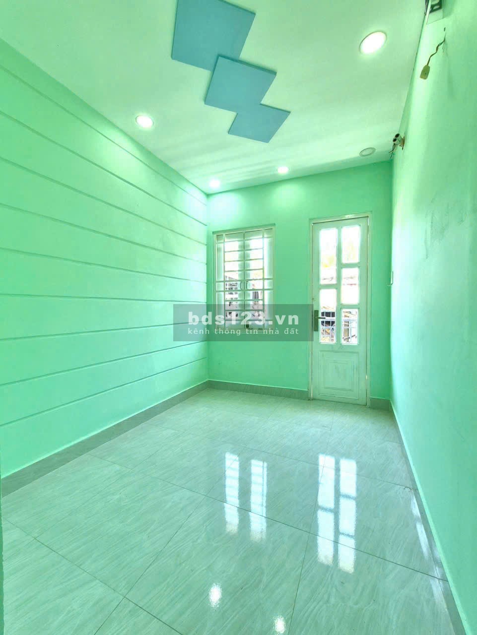 Nhà bán hẻm 2174 Huỳnh Tấn Phát, Thị trấn Nhà Bè, 5x6m, 1 trệt 1 lầu