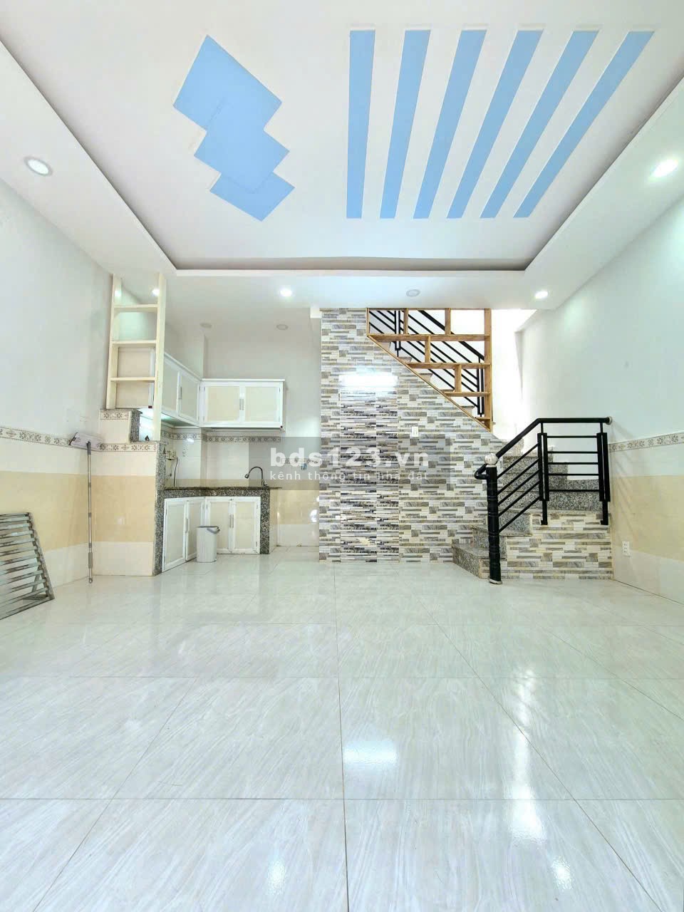 Nhà bán hẻm 2174 Huỳnh Tấn Phát, Thị trấn Nhà Bè, 5x6m, 1 trệt 1 lầu