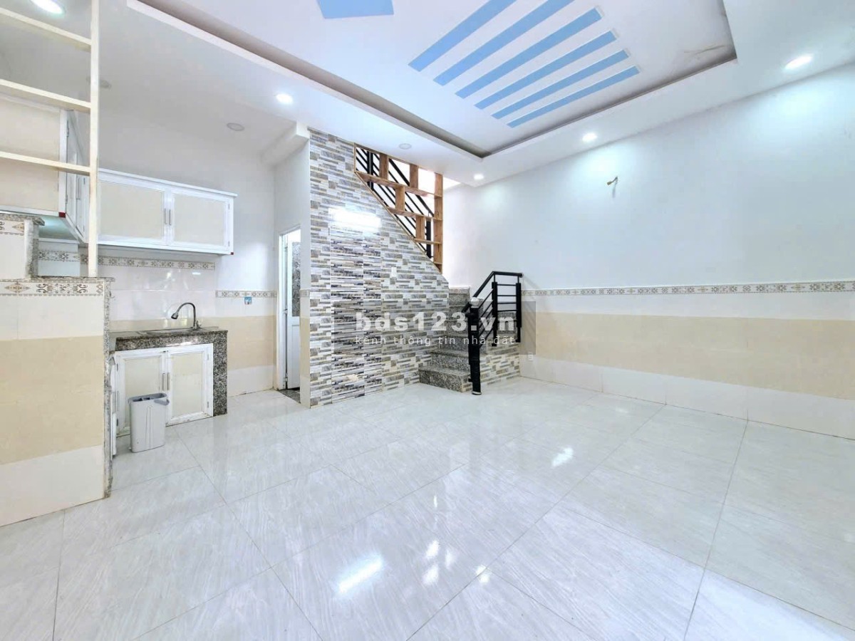 Nhà bán hẻm 2174 Huỳnh Tấn Phát, Thị trấn Nhà Bè, 5x6m, 1 trệt 1 lầu