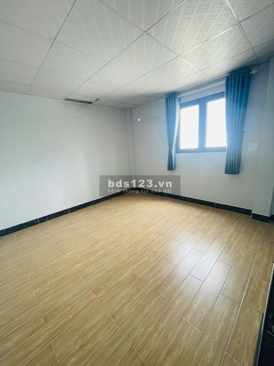 Hạ giá 150tr. Còn 1ty220 thương lượng chính chủ. Nhà 2 MT hẻm 2319 Huỳnh Tấn Phát