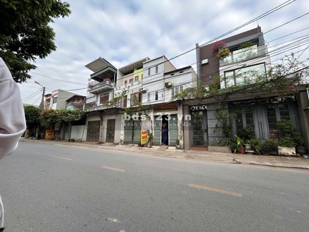Bán đất ngay sát ngã tư 1/5, ngõ thoáng – Chỉ nhỉnh 4 tỷ