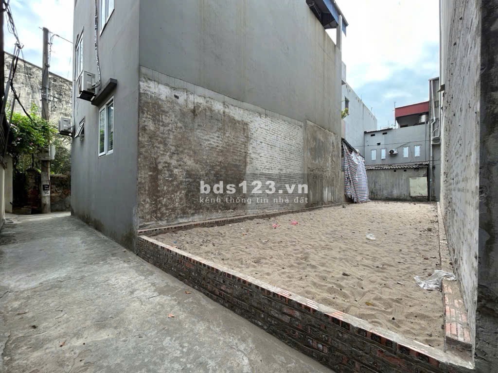Bán đất ngay sát ngã tư 1/5, ngõ thoáng – Chỉ nhỉnh 4 tỷ