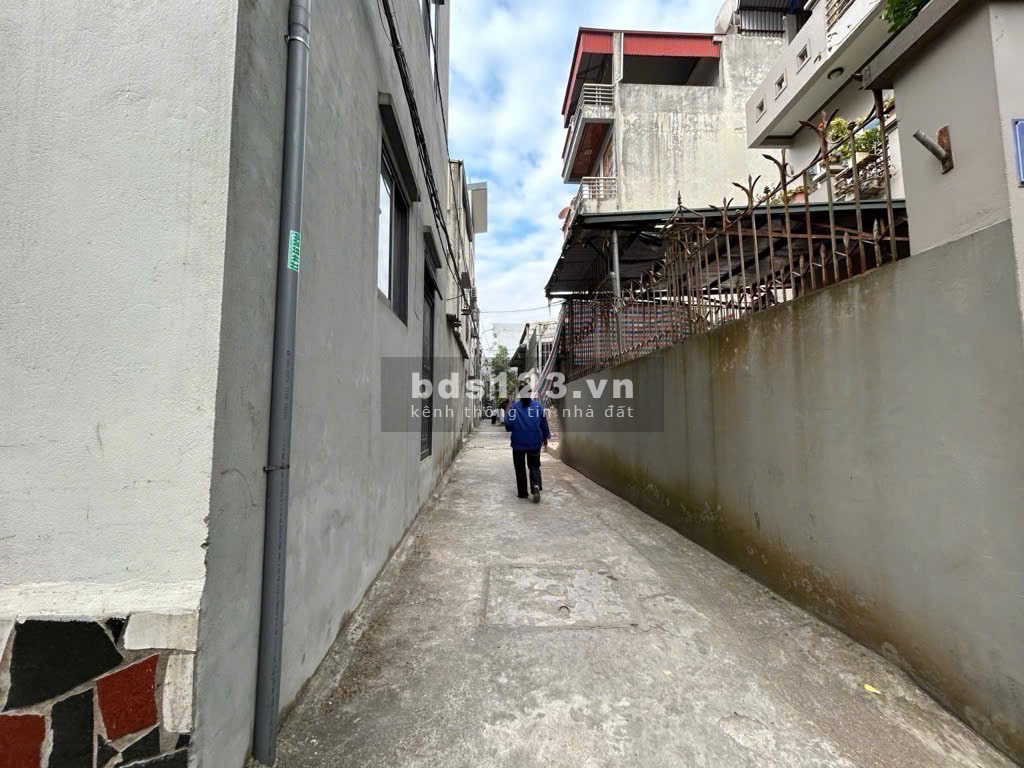 Bán đất ngay sát ngã tư 1/5, ngõ thoáng – Chỉ nhỉnh 4 tỷ