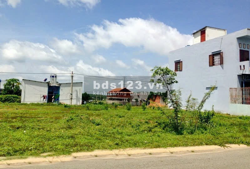 Bán nhanh (5x60 = 300m²) đất thổ cư mặt tiền đường nhựa Tỉnh lộ, đã có sổ hồng riêng. Giá 460 triệu