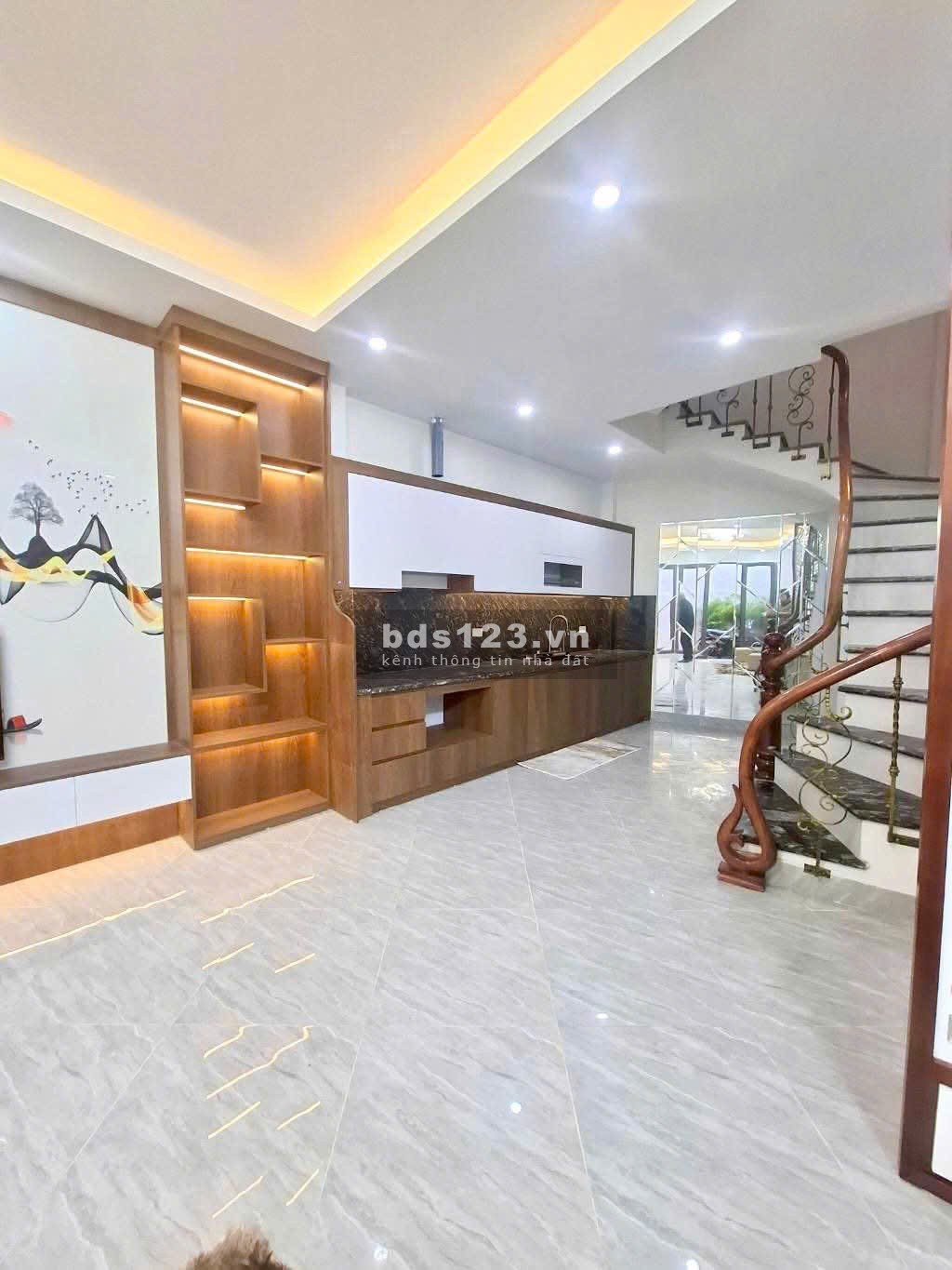 Bán nhà phố Hoàng Mai – 40m2, MT 4M