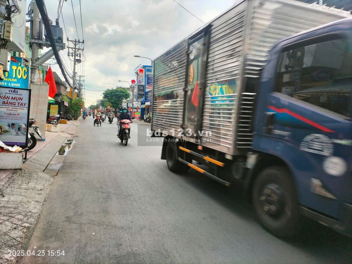 Quận 12, Bán nhà mặt tiền Nguyễn Ảnh Thủ, DT 15.5 x 27m 395m2