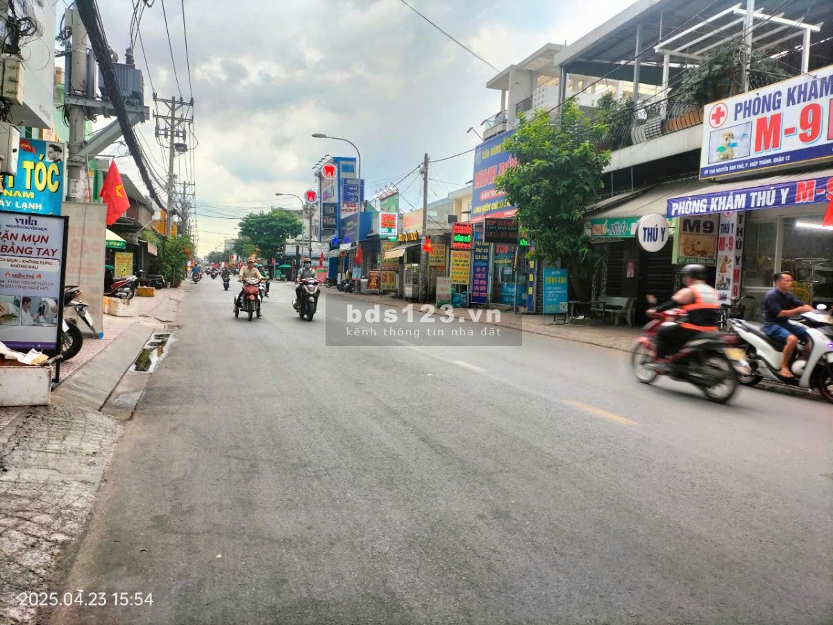 Quận 12, Bán nhà mặt tiền Nguyễn Ảnh Thủ, DT 15.5 x 27m 395m2