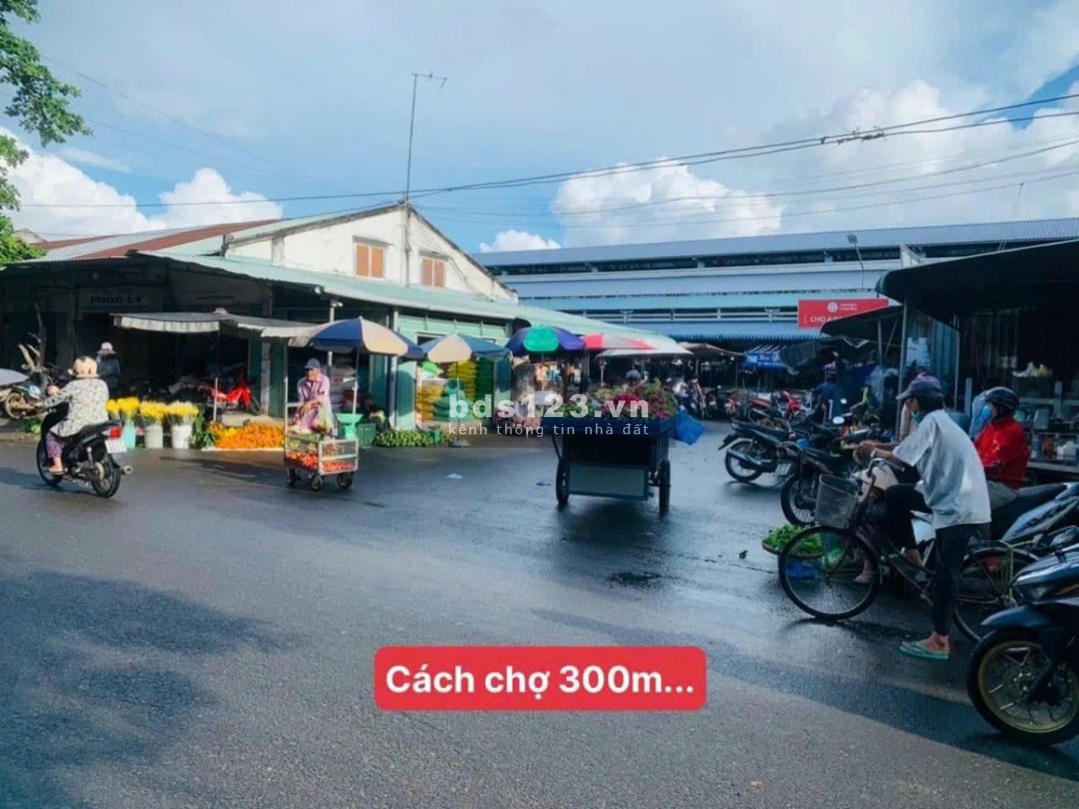 Bán nhanh (5x60 = 300m²) đất thổ cư mặt tiền đường nhựa Tỉnh lộ, đã có sổ hồng riêng. Giá 460 triệu