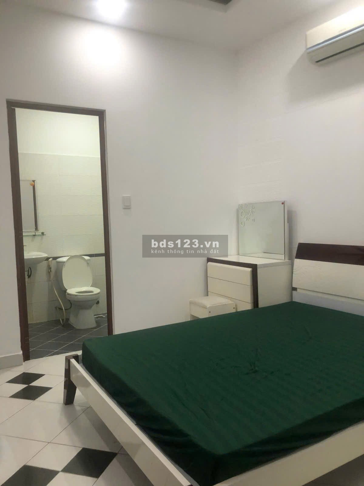 Bán CHDV Phú Nhuận – 55m² – 8 phòng – Thu nhập 40 triệu/tháng.