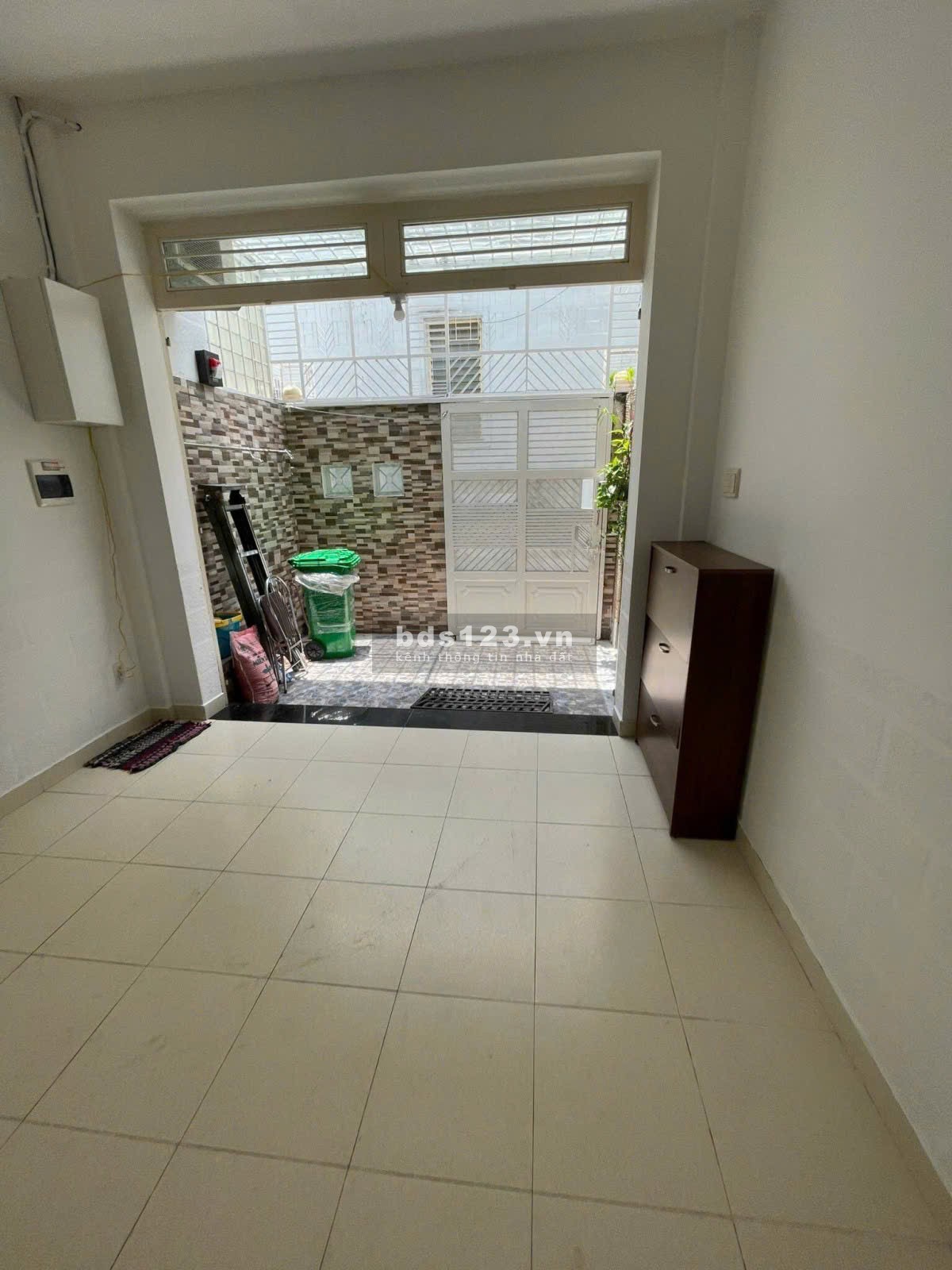 Bán CHDV Phú Nhuận – 55m² – 8 phòng – Thu nhập 40 triệu/tháng.