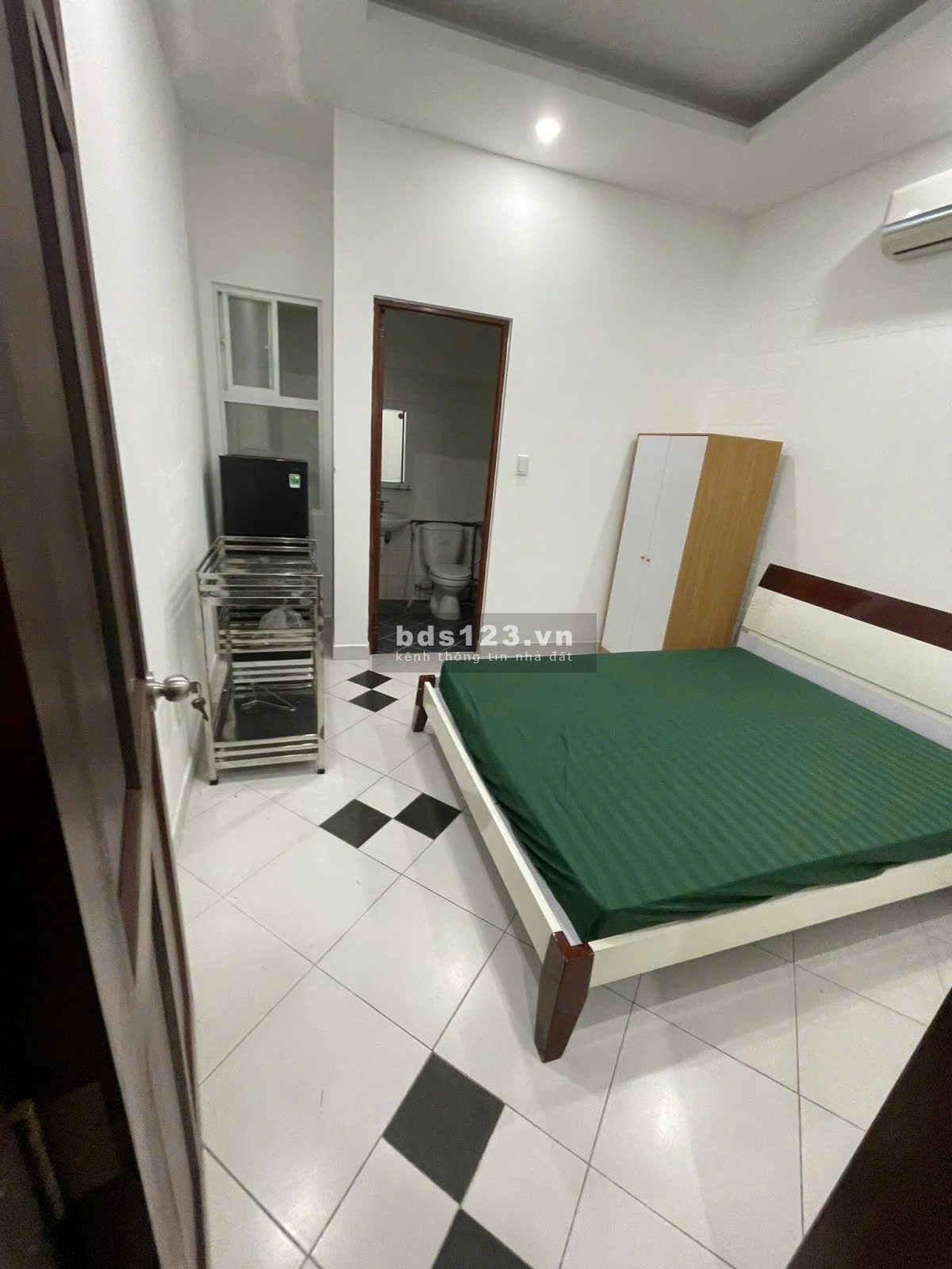 Bán CHDV Phú Nhuận – 55m² – 8 phòng – Thu nhập 40 triệu/tháng.