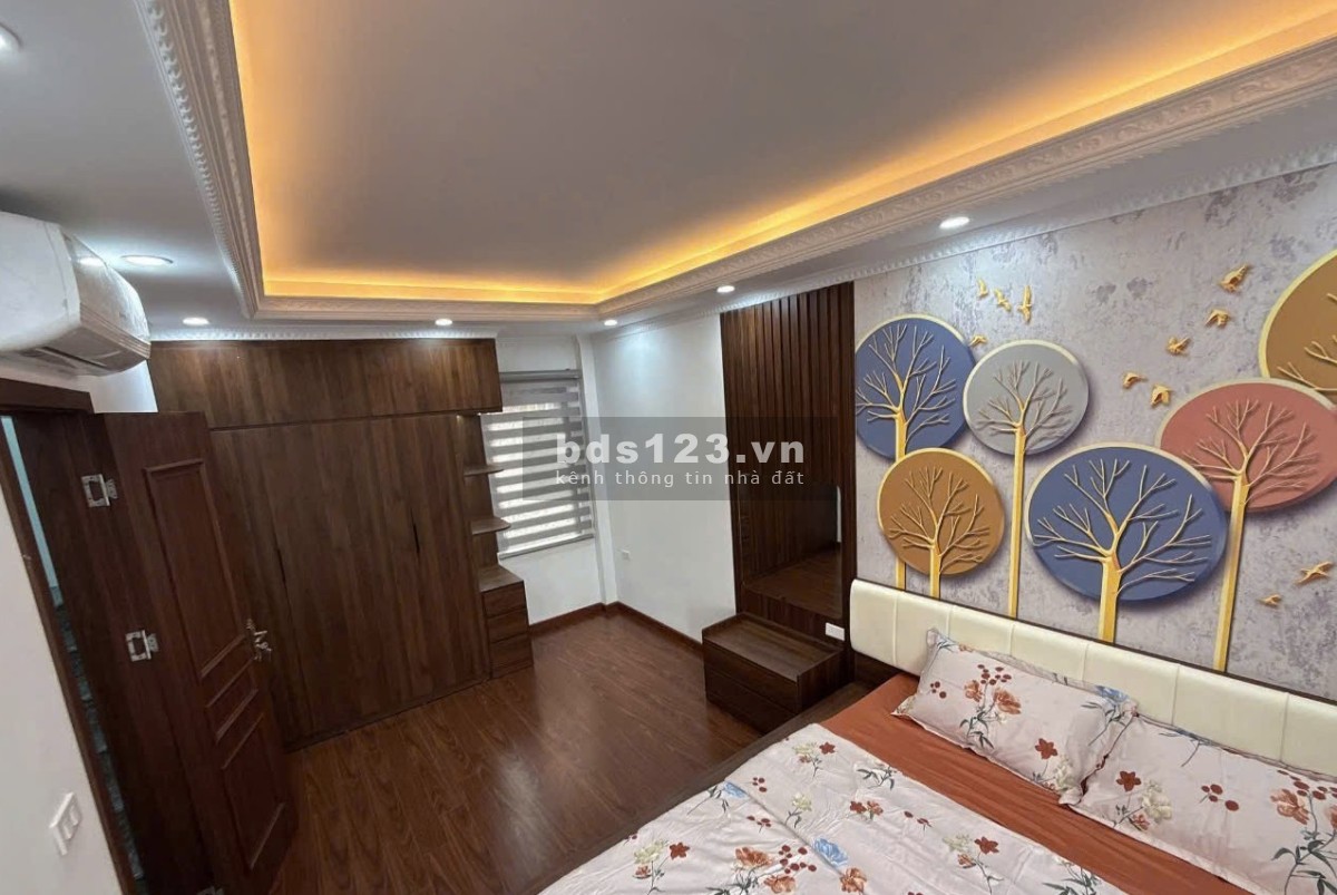 Bán nhà Phố Cầu Giấy, ô tô đỗ cổng, nhà ngõ riêng, an ninh tốt, giá 8.5 tỷ