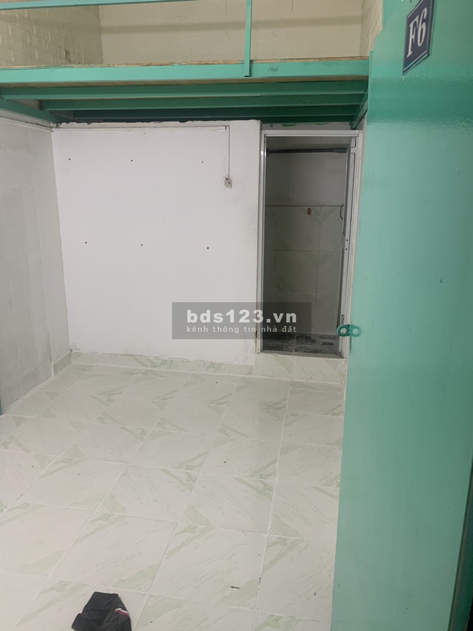 Cho thuê phòng trọ giá rẻ 2.300K trung tâm đường Hồ Văn Huê, Phú Nhuận