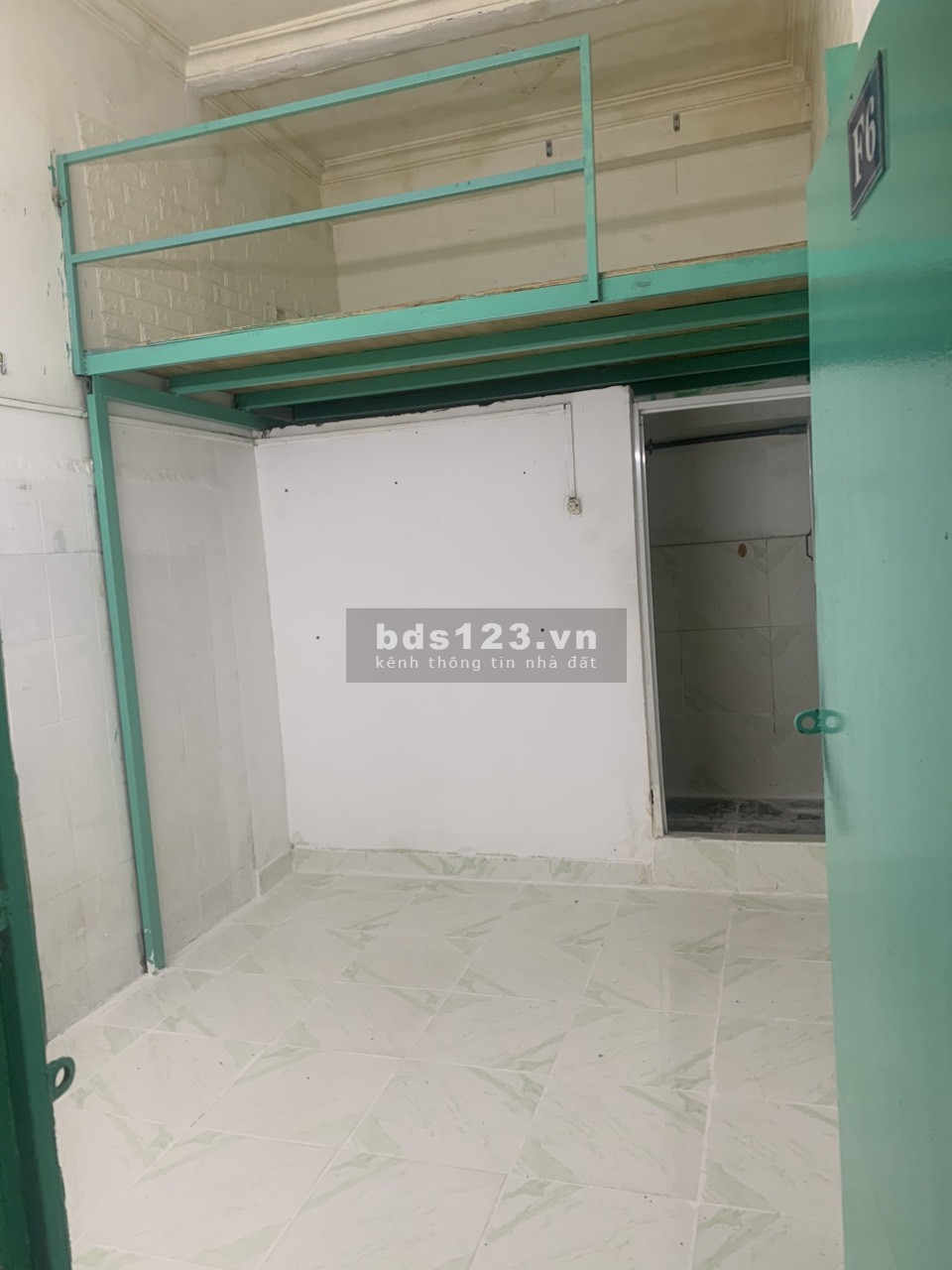 Cho thuê phòng trọ giá rẻ 2.300K trung tâm đường Hồ Văn Huê, Phú Nhuận