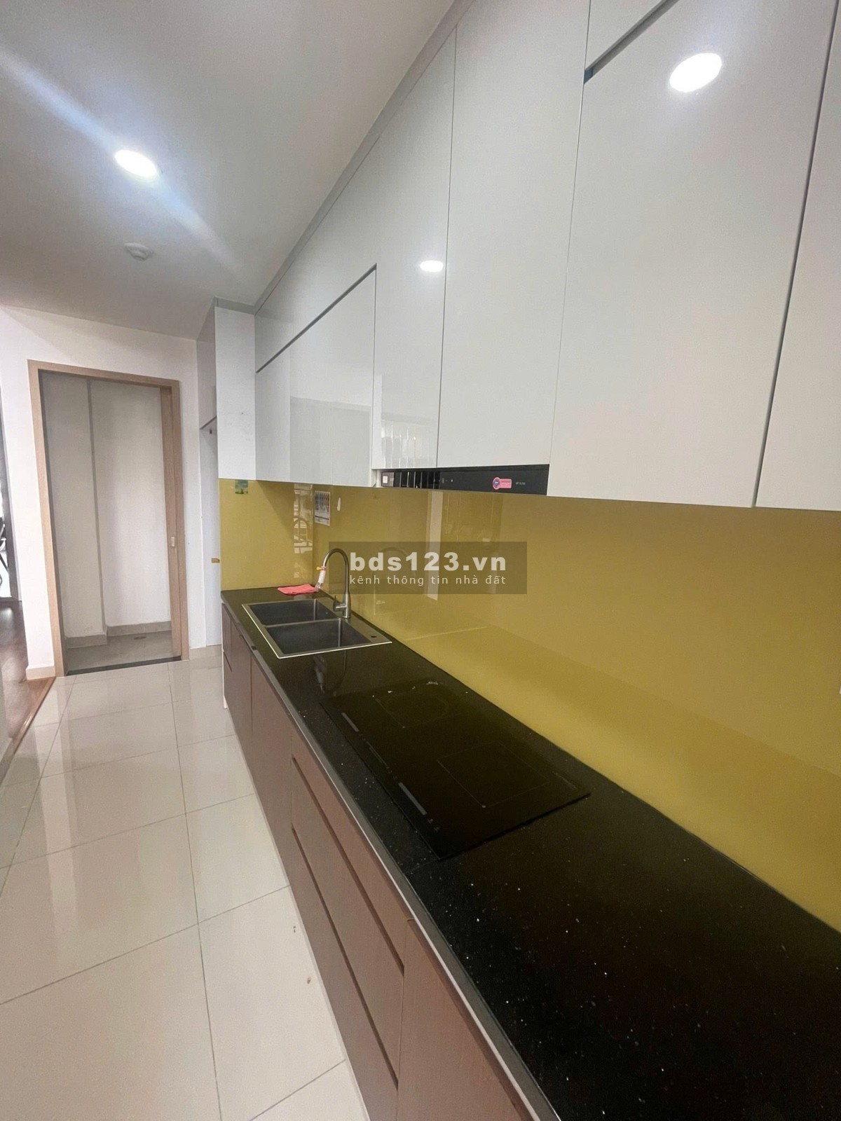 Chung cư Phúc Yên 2, P15,Tân Bình: 86m2, 3p ngủ, có NT, 12tr/th
