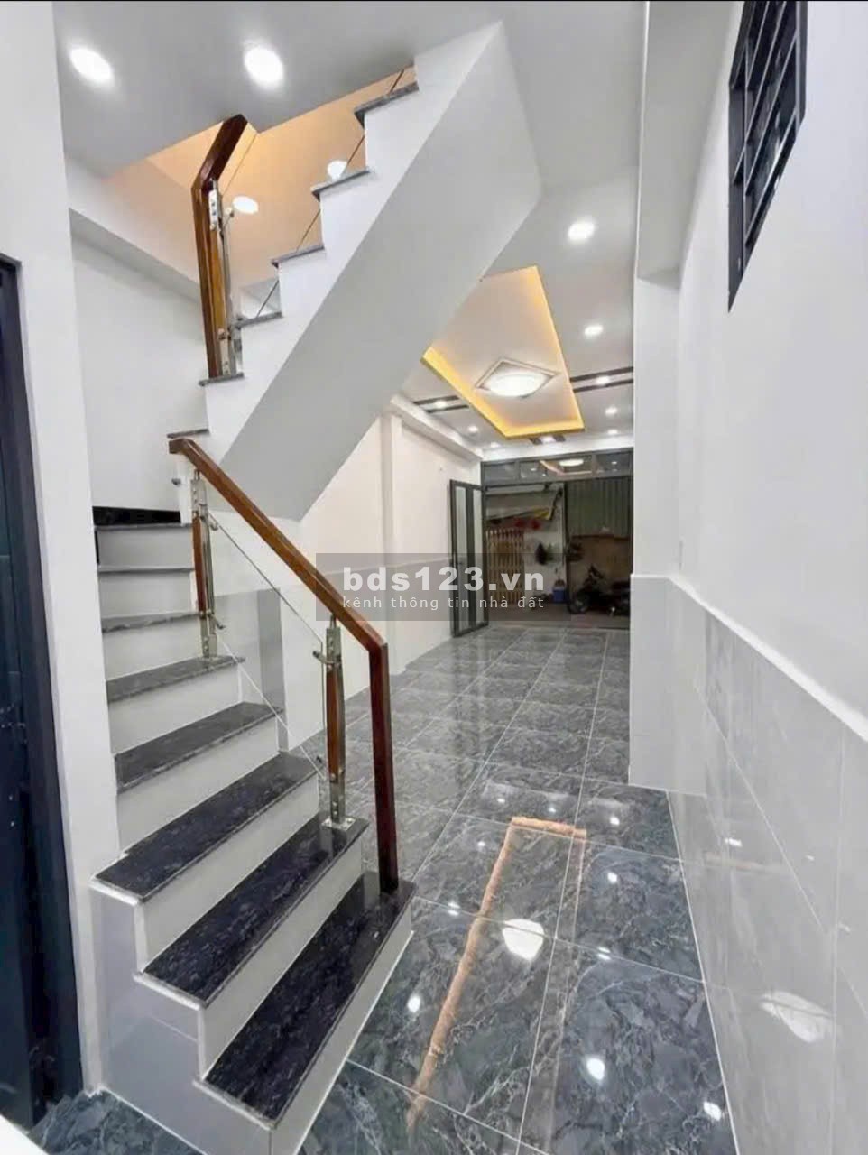 Chính chủ gửi bán căn nhà 103/ Nguyễn Thị Thập Q7, DT: 3×10m, trệt lầu 2pn 2wc