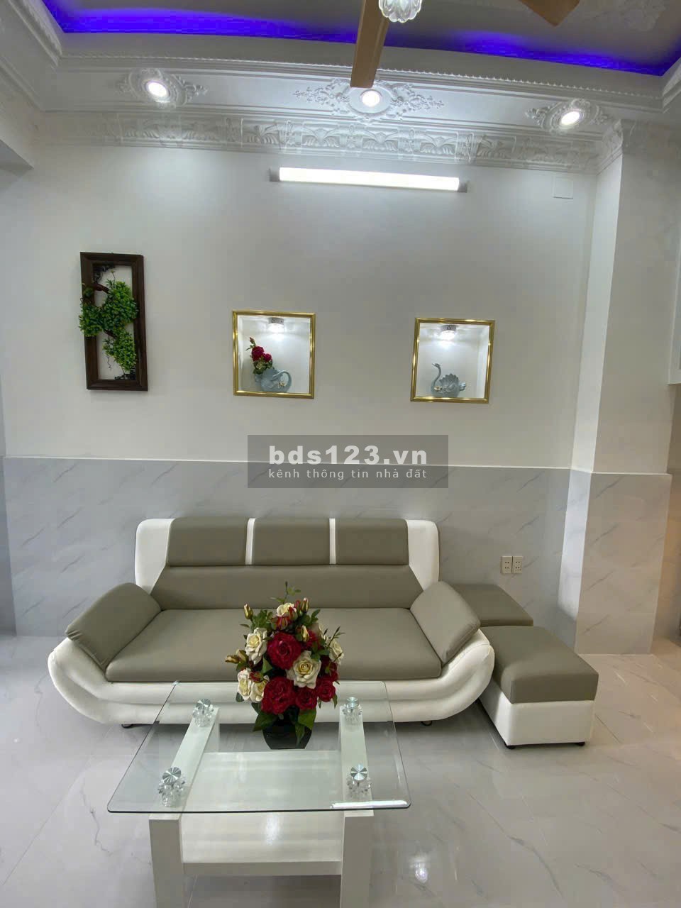 Nhà 1942/90/ .. Thị Trấn Nhà Bè, 1 Trệt 2Lầu 4 phòng ngủ, 3 nhà vệ sinh