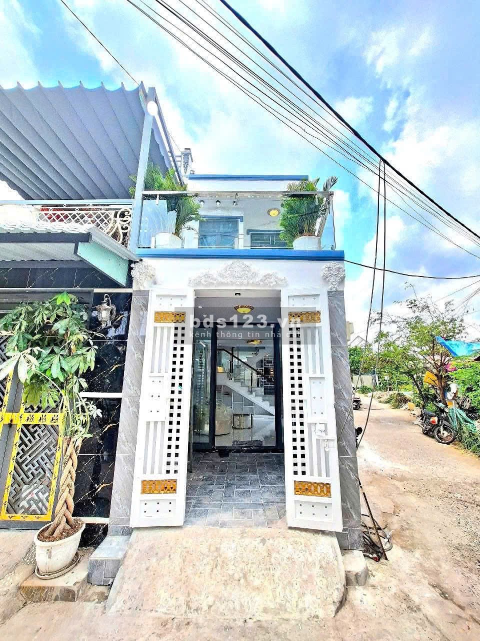 Nhà Lô Góc 2 Mặt Tiền - Mới Hoàn Thiện - Vị Trí Đẹp Hẻm Xe Hơi - Đường Đào Tông Nguyên - Nhà Bè