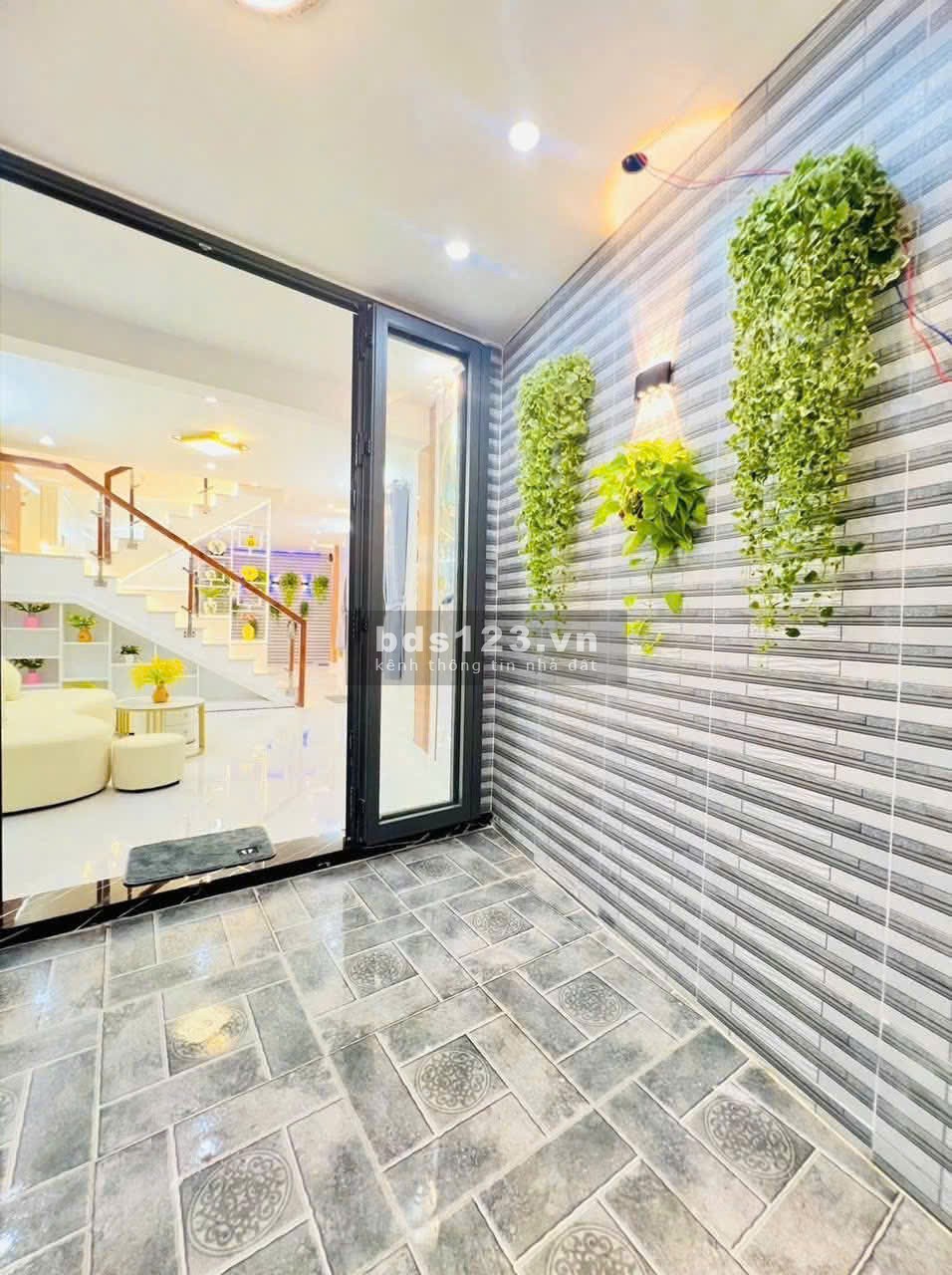 Nhà Lô Góc 2 Mặt Tiền - Mới Hoàn Thiện - Vị Trí Đẹp Hẻm Xe Hơi - Đường Đào Tông Nguyên - Nhà Bè