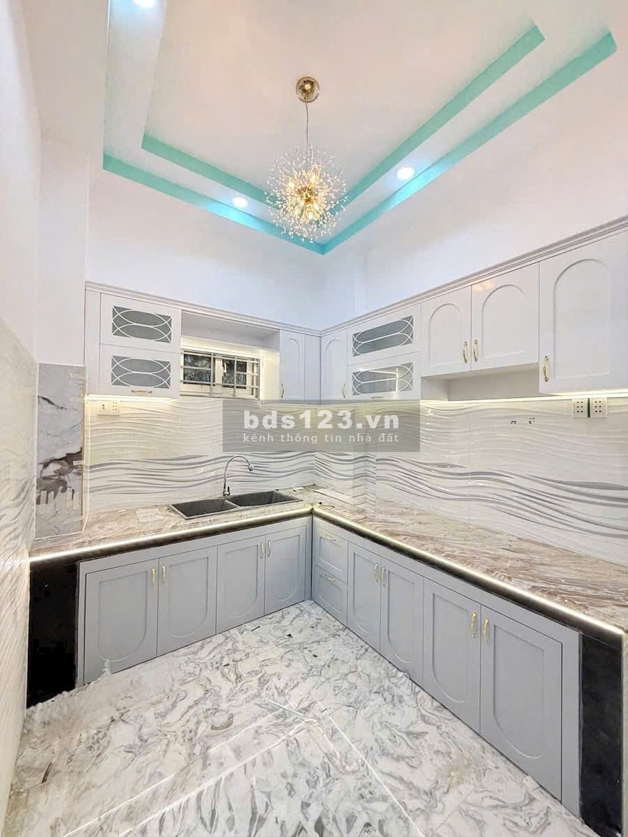 Nhà Đẹp - 1 Lầu, Mới Hoàn Thiện - Xe Hơi Đậu Kế Nhà