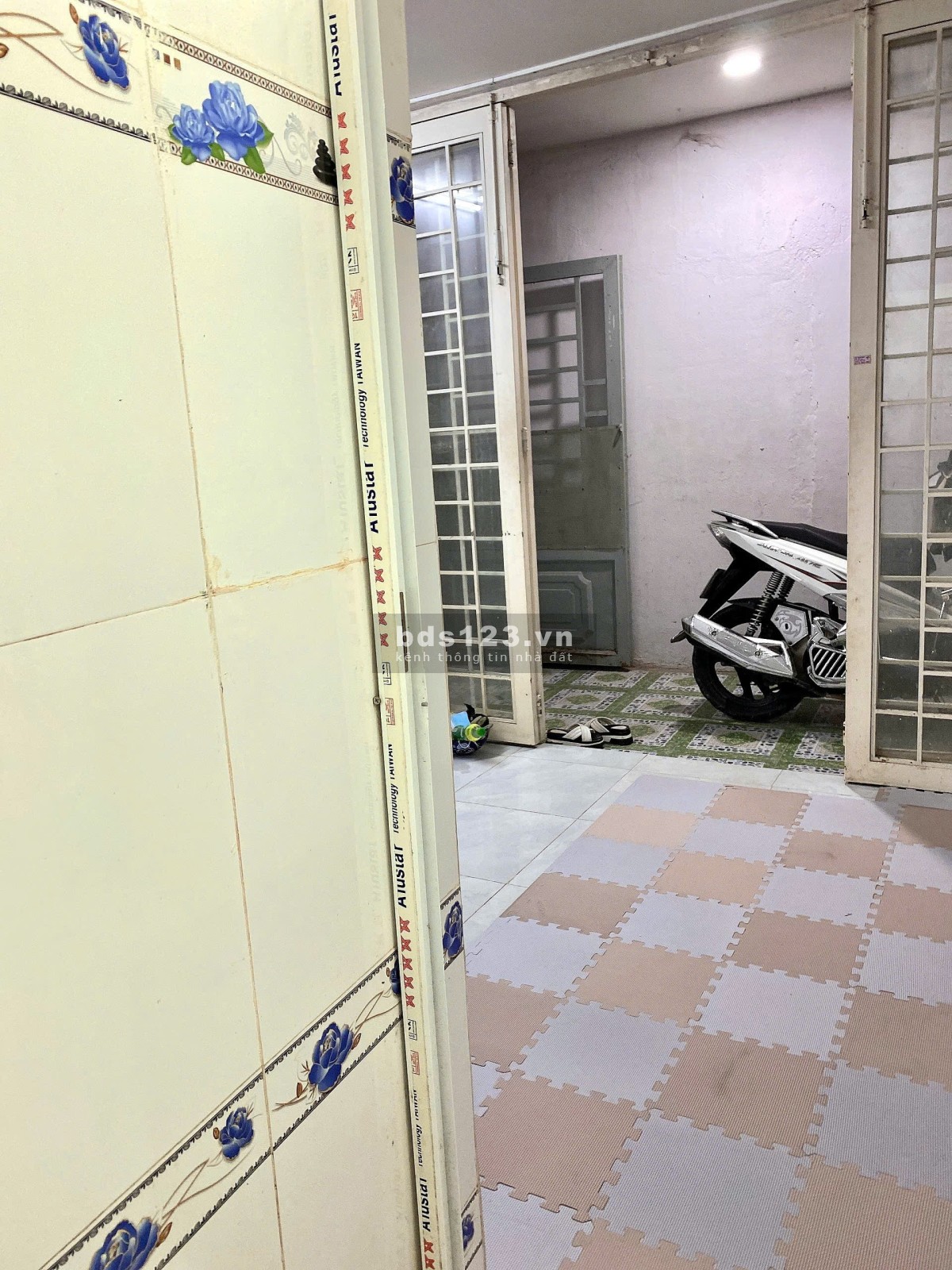 Nhà hẻm 2405 HTP Nhà Bè, căn cuối có sân riêng, Trệt, lầu suốt, ba công