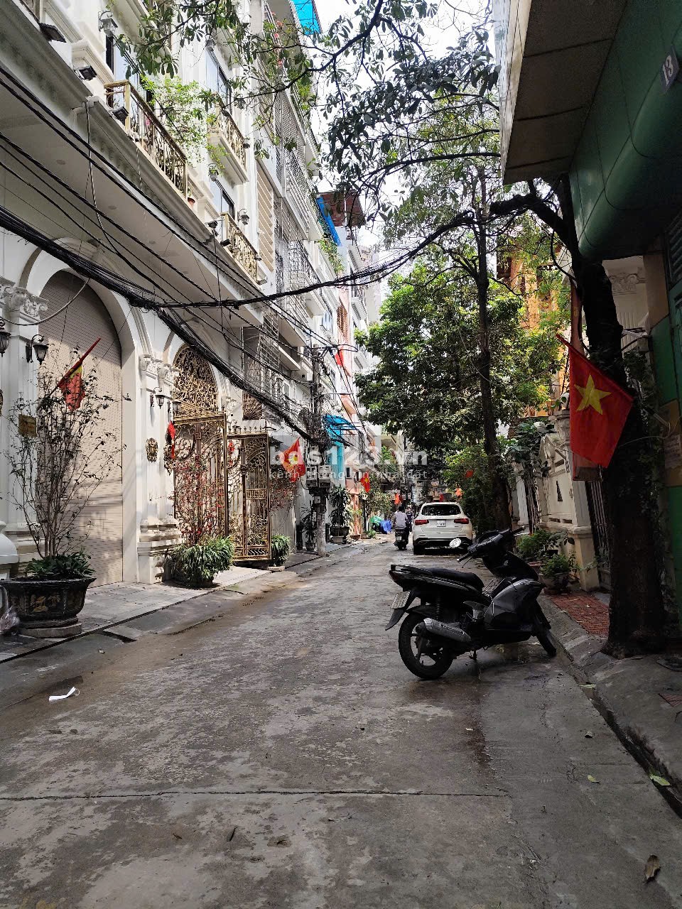 Nhà phố Tân Mai, Hoàng Mai 85m 5 Tầng MT5m KD ô tô tránh. 24.8 tỷ. LH 0866429734