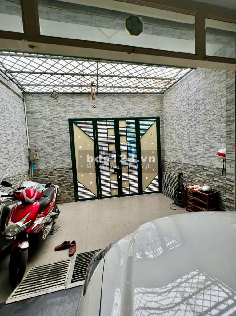 Nhà MT 5 Tầng có Thang Máy, dtsd 500m2, giá 9,5 Tỷ, Tân Thới Nhất, Q12