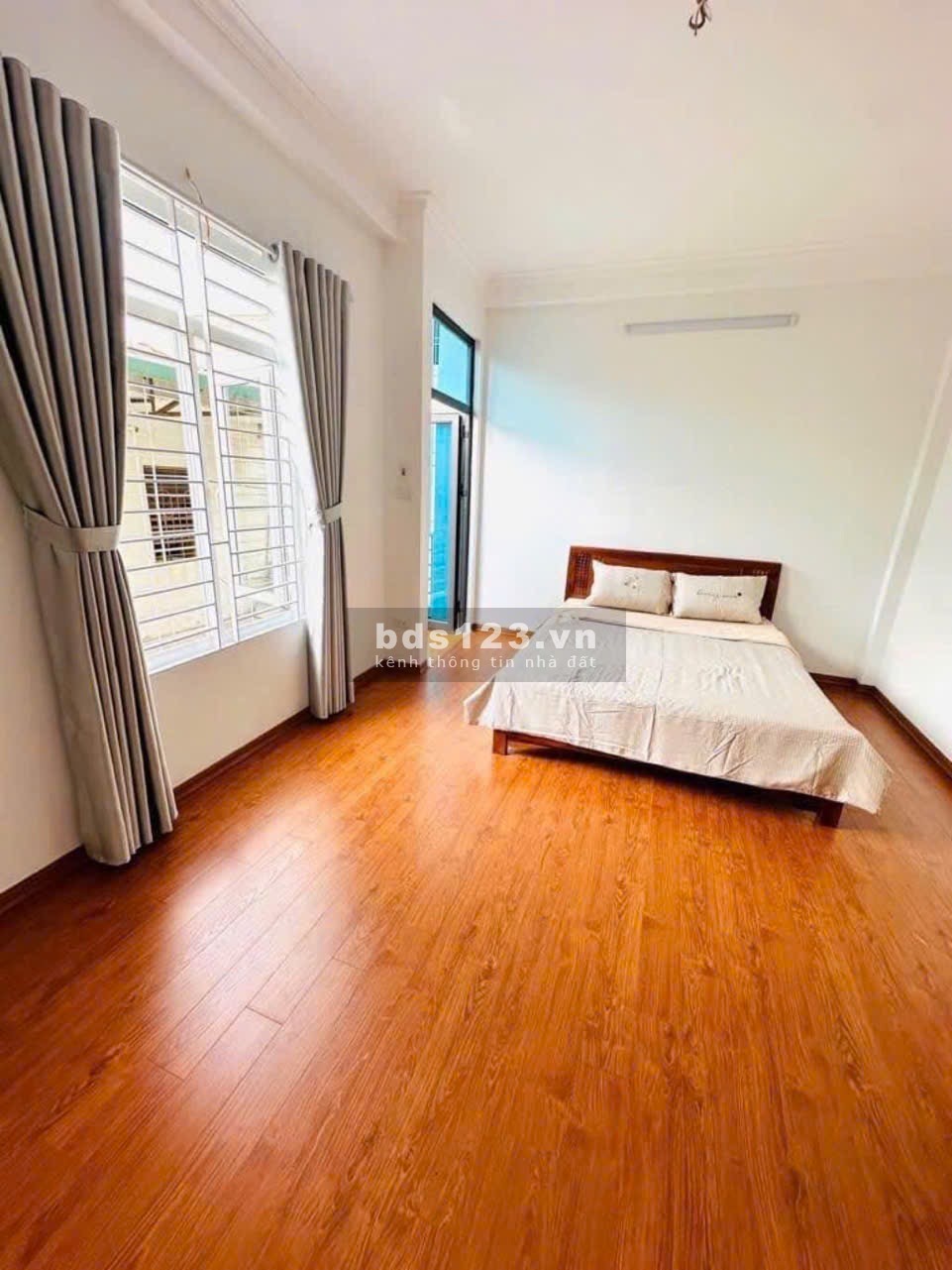 Chính chủ cần bán nhà Lĩnh Nam. Dt 34m2 chỉ hơn 5 TỶ, giá đầu tư, gần trường chợ, tiện ích ngập trà