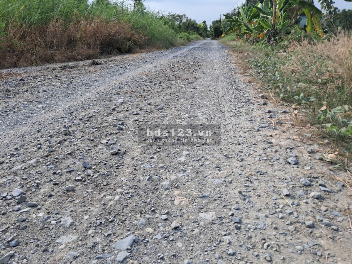 Bán lô đất 2 mặt tiền trước sau, view kênh, ngang 7m x 75m gia 1ty050