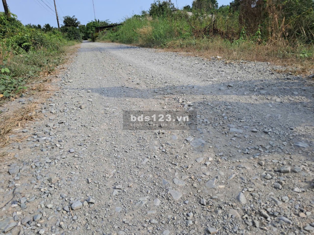 Bán lô đất 2 mặt tiền trước sau, view kênh, ngang 7m x 75m gia 1ty050