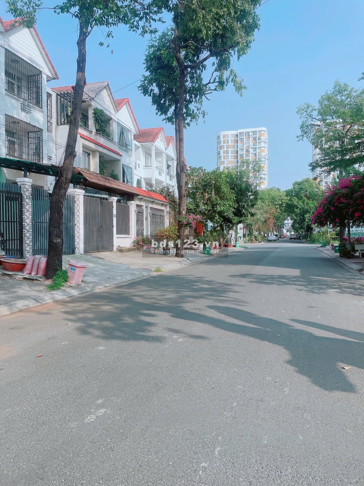 Tôi cần bán gấp nền đất 13B Conic DT 7x18 giá 7 Tỷ 9 sổ cầm tay view đẹp