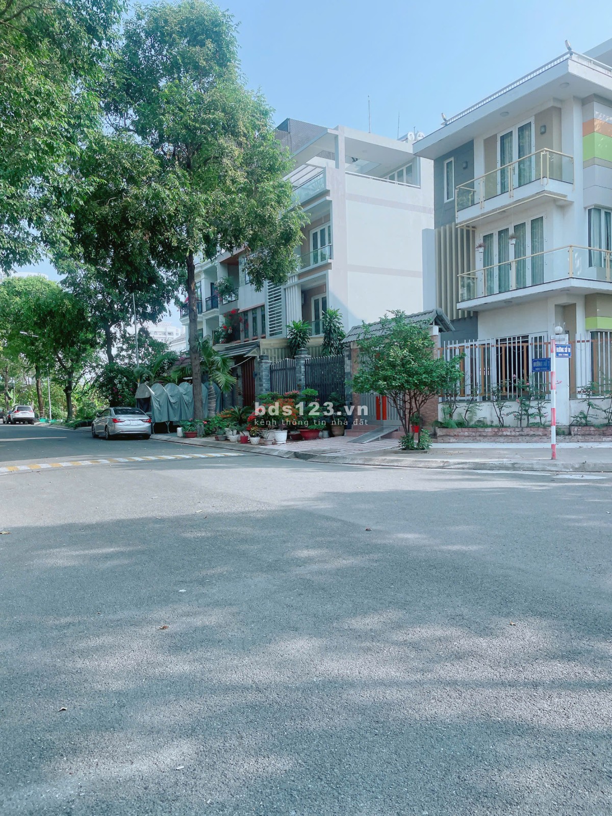 Tôi cần bán gấp nền đất 13B Conic DT 7x18 giá 7 Tỷ 9 sổ cầm tay view đẹp