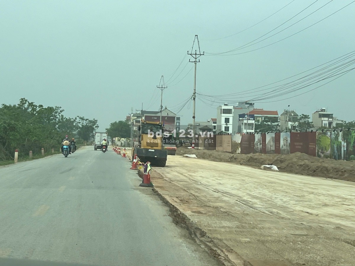 Bán Shophouse 136m trục chính đối diện tòa VP, chung cư, ga Metro kđt Vinhomes Đan Phượng giá 29 tỷ