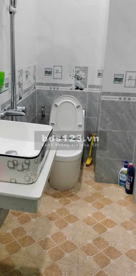 BÁN NHÀ BÌNH TÂN 4 TẦNG DT 72 M2 GIÁ 7,850 TỶ TL