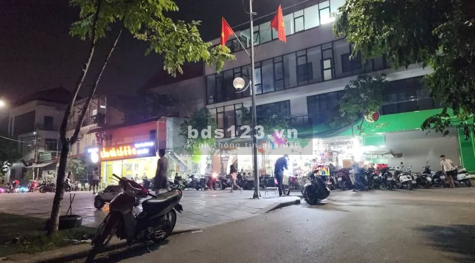 Bán đất Mặt hồ Kim Chung, Đông Anh - View đep - Kinh Doanh sầm uất