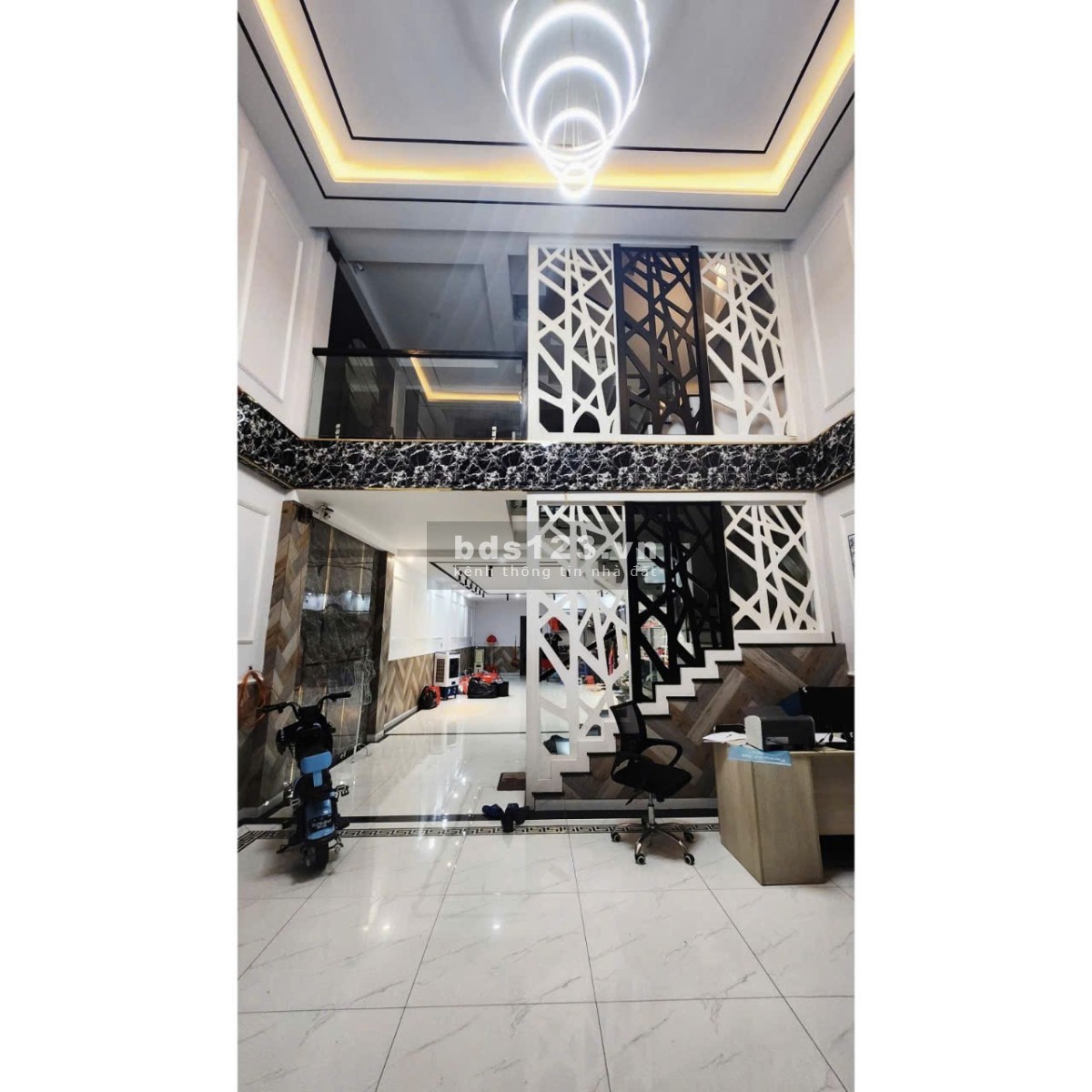Chân dài 11 tỷ 160m2 gần CVPM Quang Trung, 5lầu, xe hơi ngủ trong nhà, 40tr/m2 đất