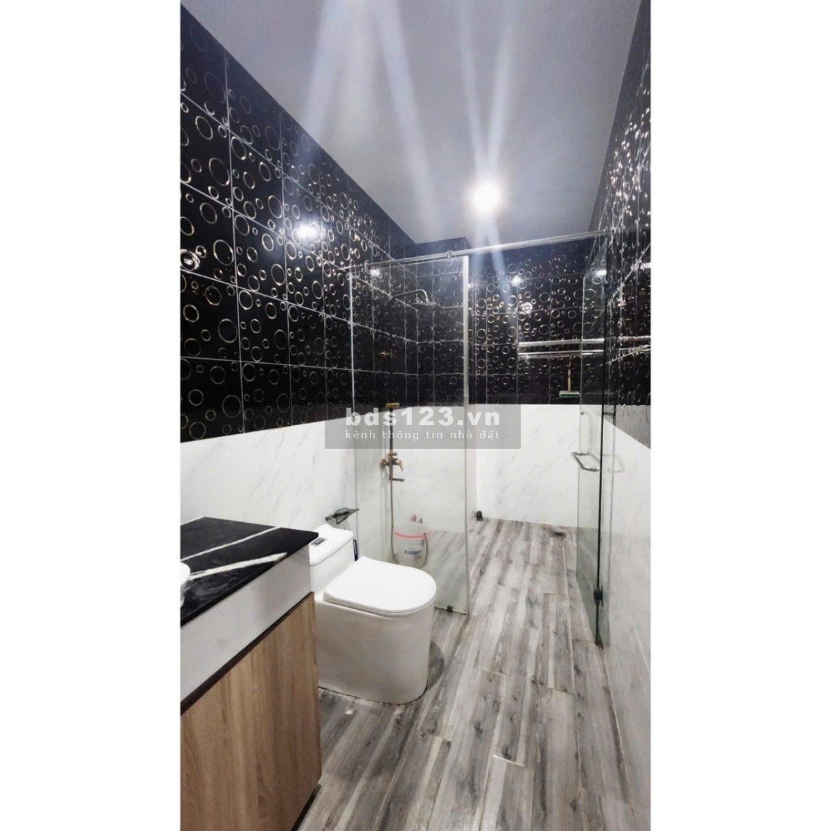 Chân dài 11 tỷ 160m2 gần CVPM Quang Trung, 5lầu, xe hơi ngủ trong nhà, 40tr/m2 đất